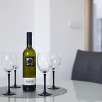 Reza Luxury Apartment